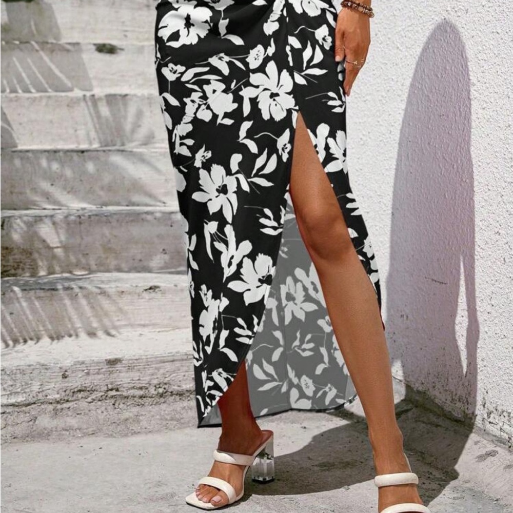 SHEIN Black and White Floral Skirt